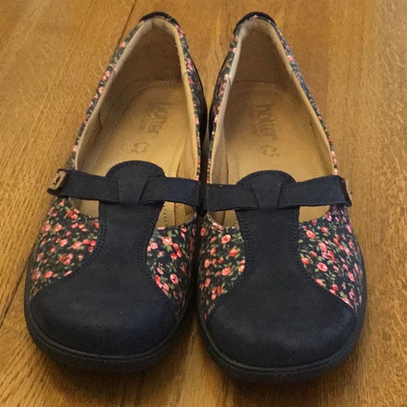 Woman’s hotter navy nubuck and flower fabric slip on. Size 10. NWOT! Sooo cute! - Picture 2 of 7